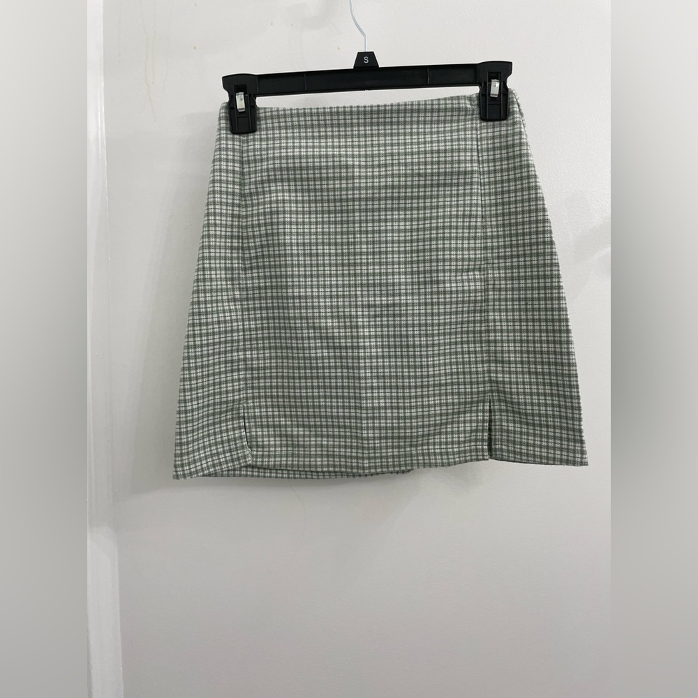 Green brandy Melville skirt